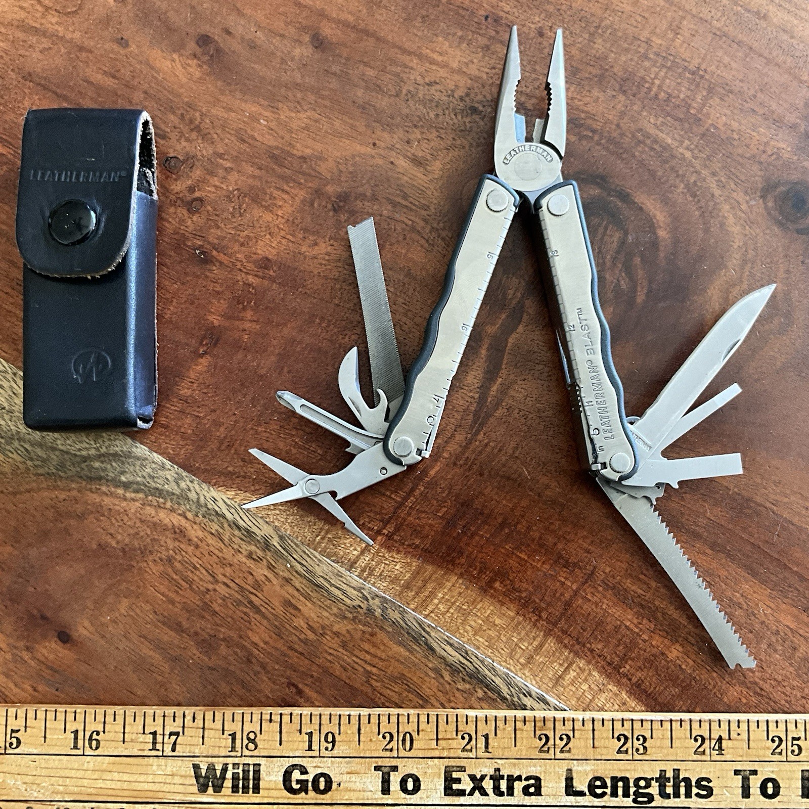 RETIRED Date Code 0607 (June 2007) Leatherman BLAST Multi-Tool w Leather Sheath