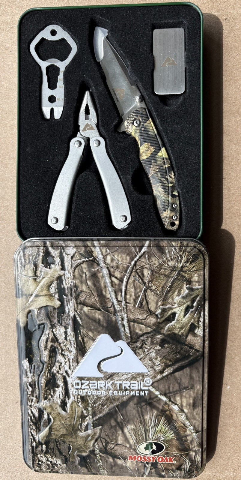Ozark Trail Outdoor Equipment 4 Piece Combo Set Knife Multi tool Money Clip &Tin