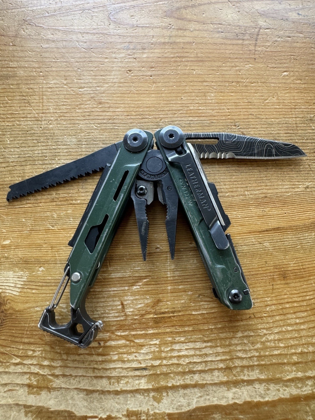 Leatherman Signal Multi-Tool Topo Green
