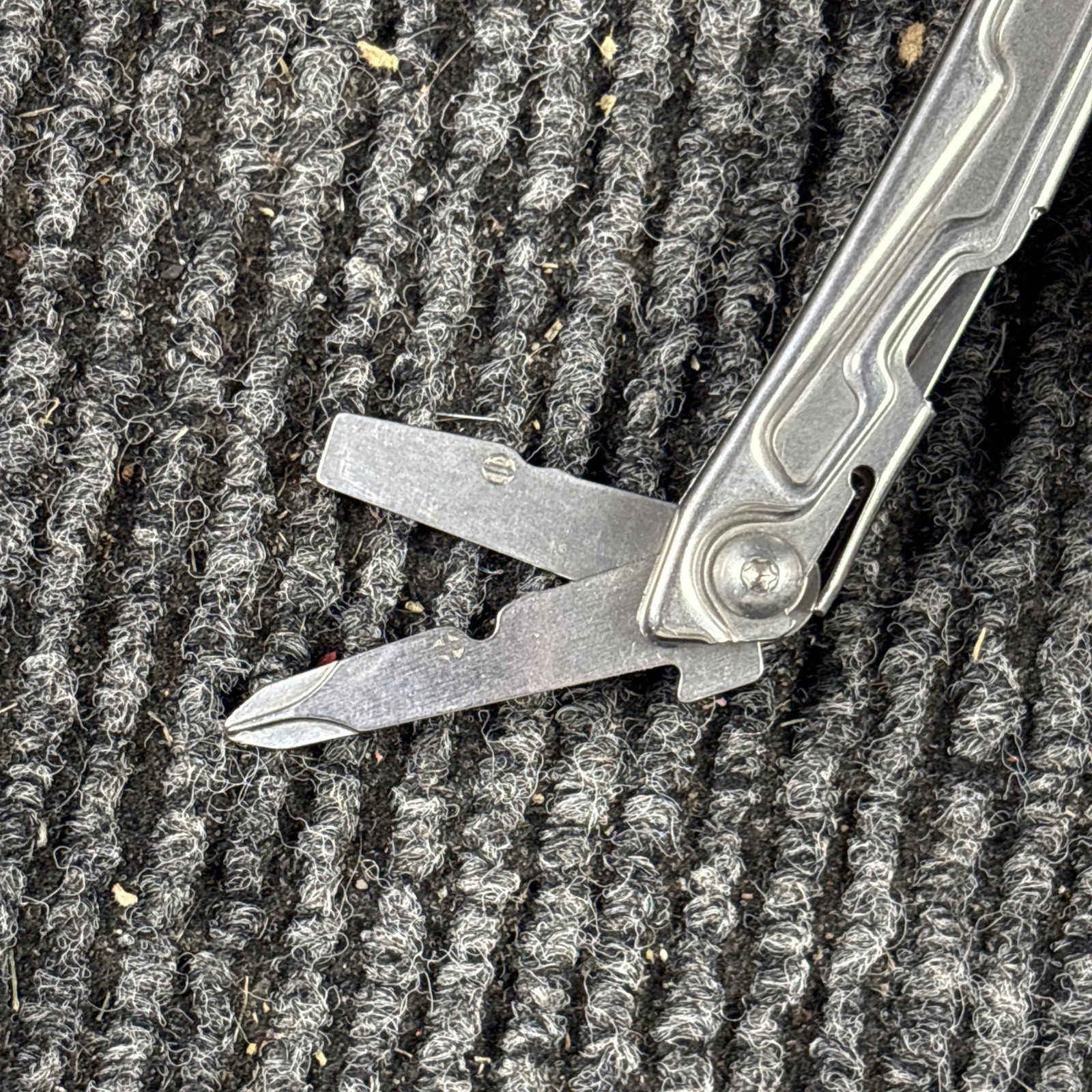 Leatherman Rev 3.8″ Multi-Tool, Stainless! USED (040)