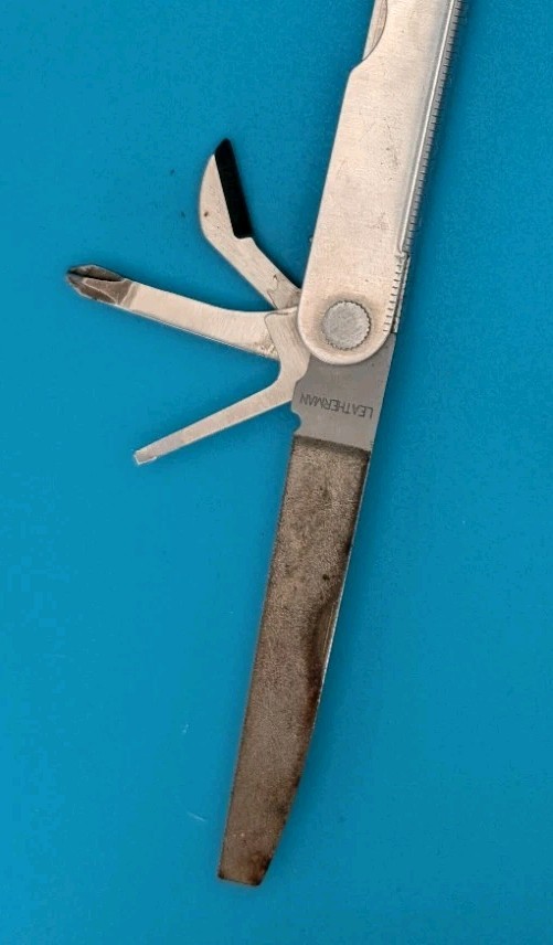 Leatherman PST 2 Multi Tool! 09/03 date stamp! Fast Shipping!