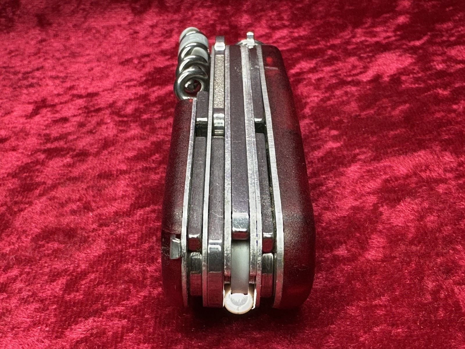 Victorinox Voyager Lite Ruby Red Transparent Swiss Army Knife 91mm 17 Tool (693)