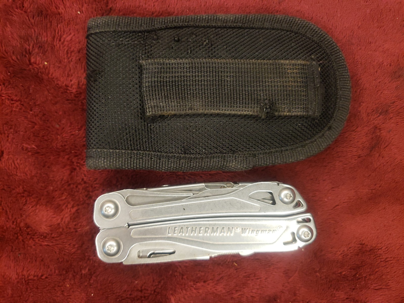Leatherman Wingman Multi Tool with Sheath with light damage 0120 Date Code