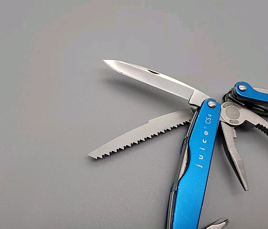 Leatherman Juice CS4 Multi Tool – Dated 0304 – Blue – Pliers * Retired *