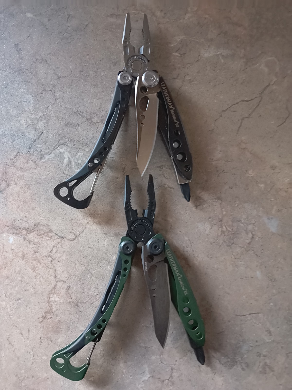 Leatherman Skeletool CX Plain Edge Knife 154CM Lot Od Green/Black Stainless