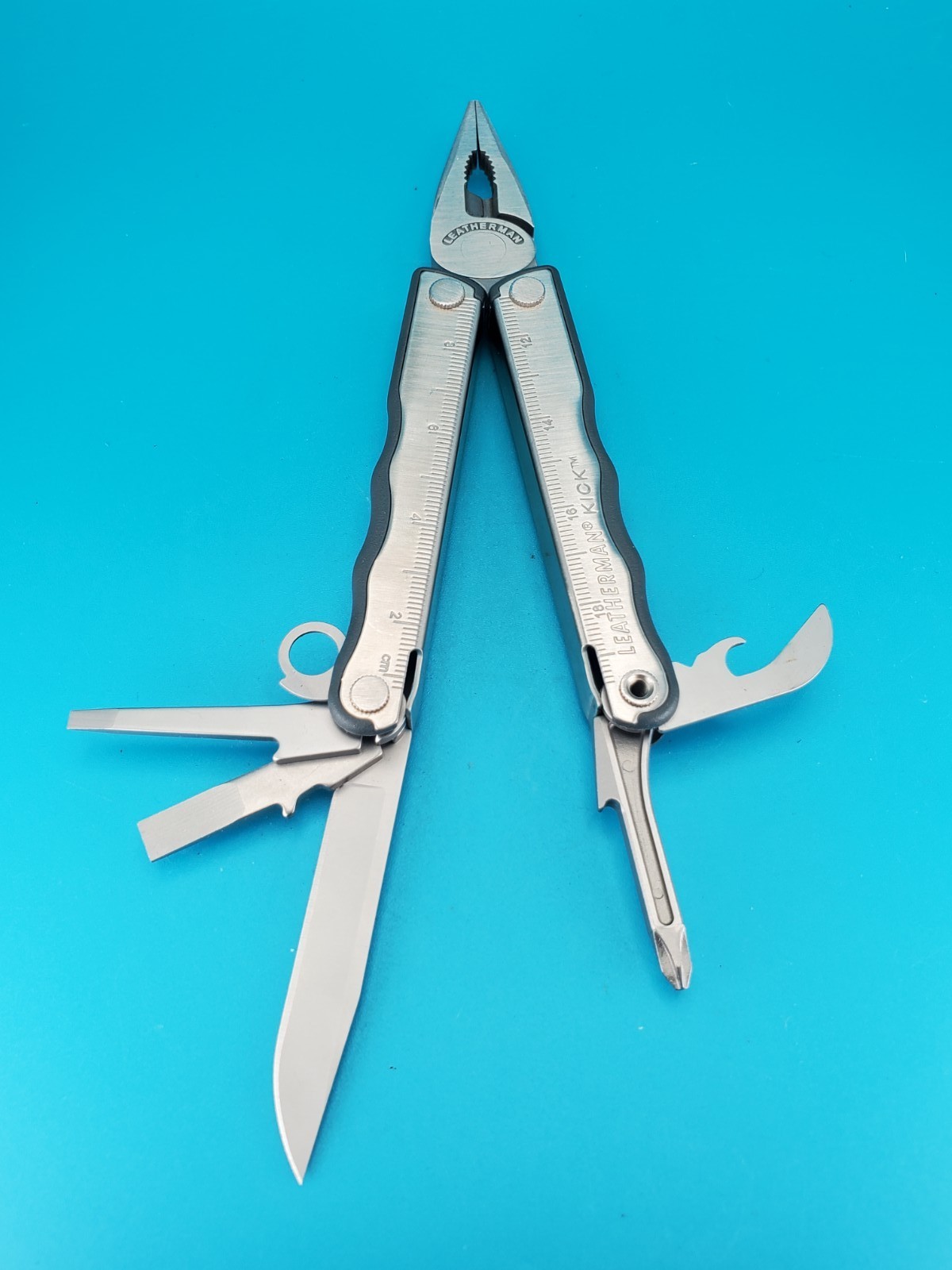 Leatherman Kick Multi-Tool, Knife, Pliers, Retired, Collectible! WITH SHEATH!