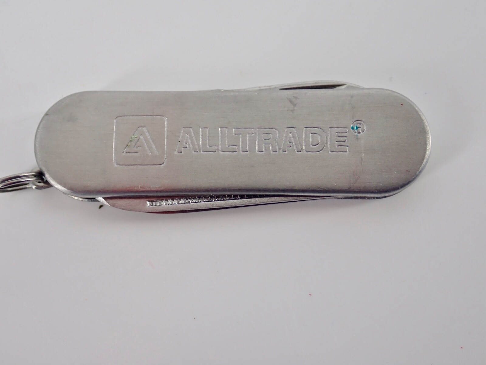 Brookstone Alltrade & Red Asst Set of 3 Pocket Knives Multi Function Tools Light