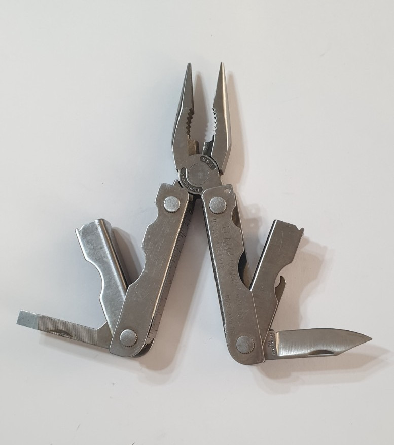 🔥🔥🔥 Leatherman Mini Rare Retired Multi Tool Keychain Fold to Full Size