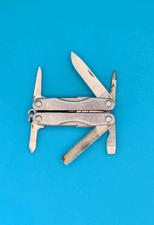 Leatherman Squirt P4 Multi-Tool, Key Ring, Retired, GRAY!