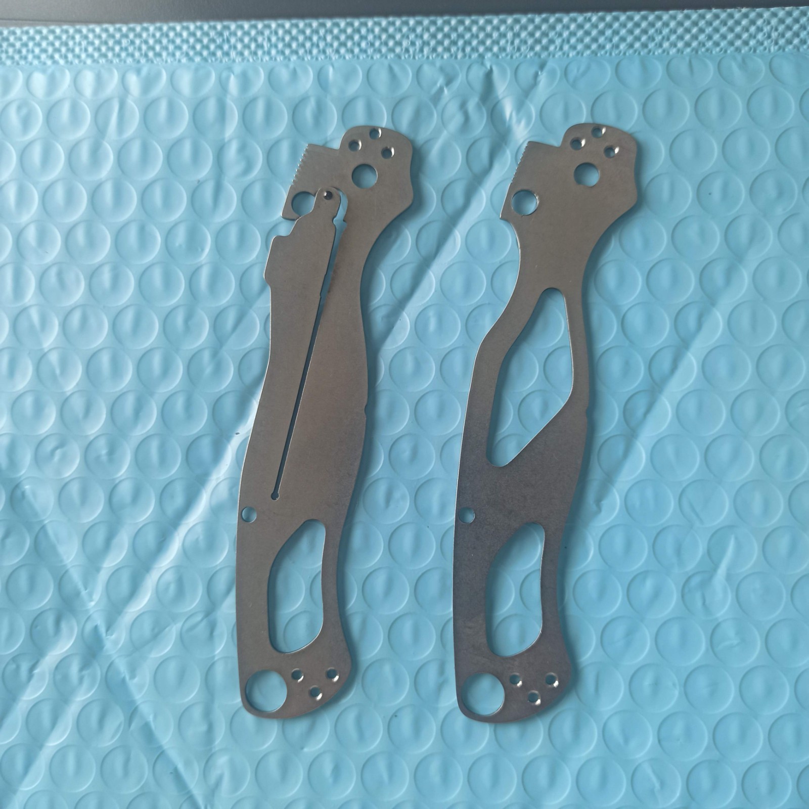 New Silver Weight Reduction Liners Spacer For Spyderco C81 Paramilitary2