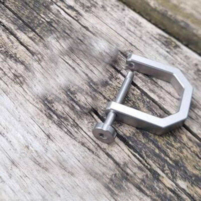 EDC Creative D Type Buckle Titanium Alloy Horseshoe Buckle car Keychain Tool Toy