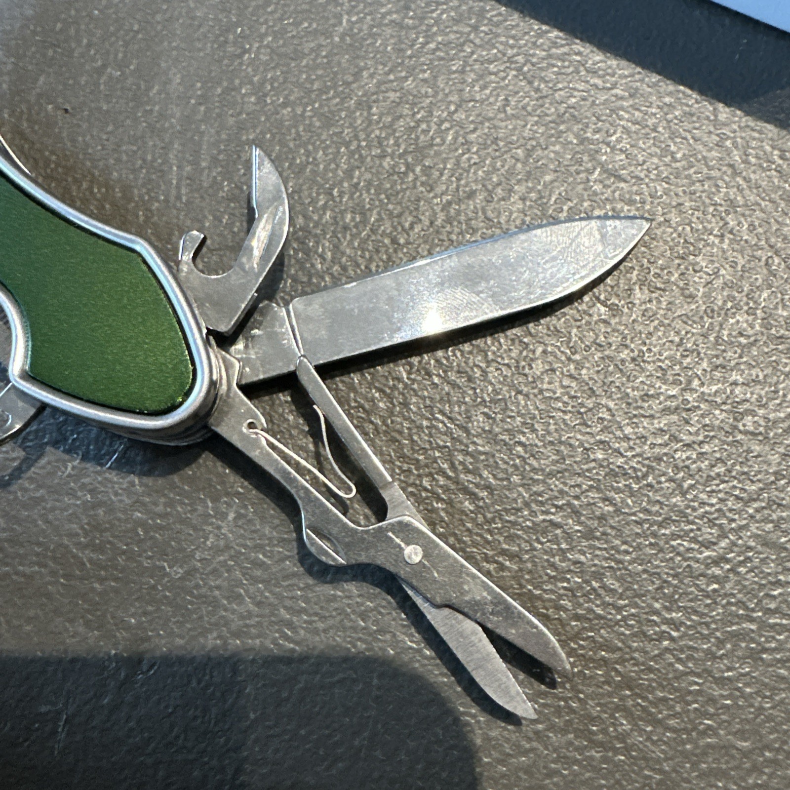 Amazing 3 and 1/2″ Coleman Multi Function Knife NOS, 7 Tools In It!!