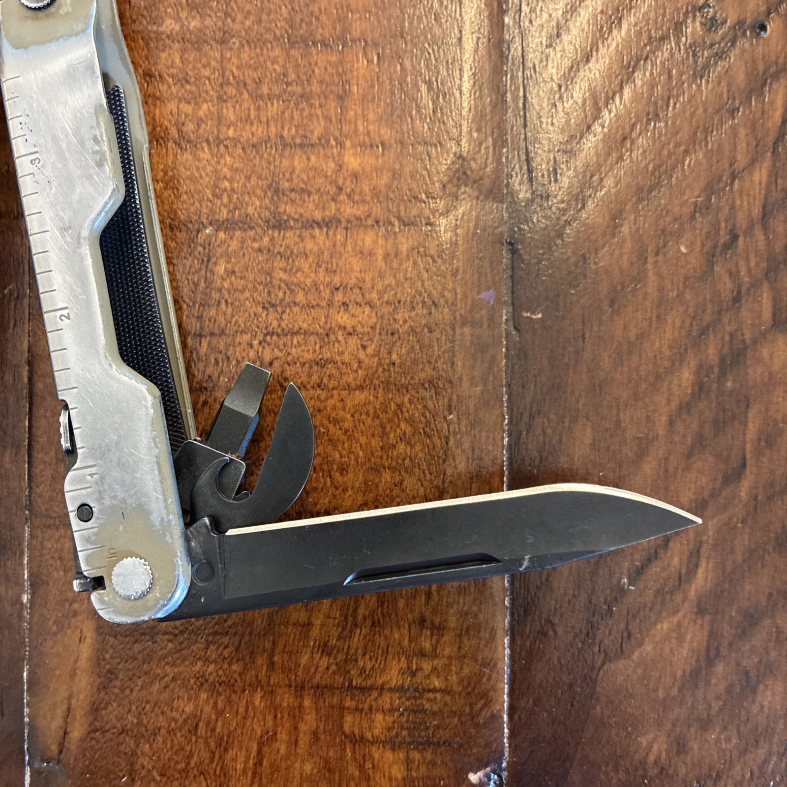 Leatherman Super Tool 300 Multitool Desert Tan / Oxide – Very Good