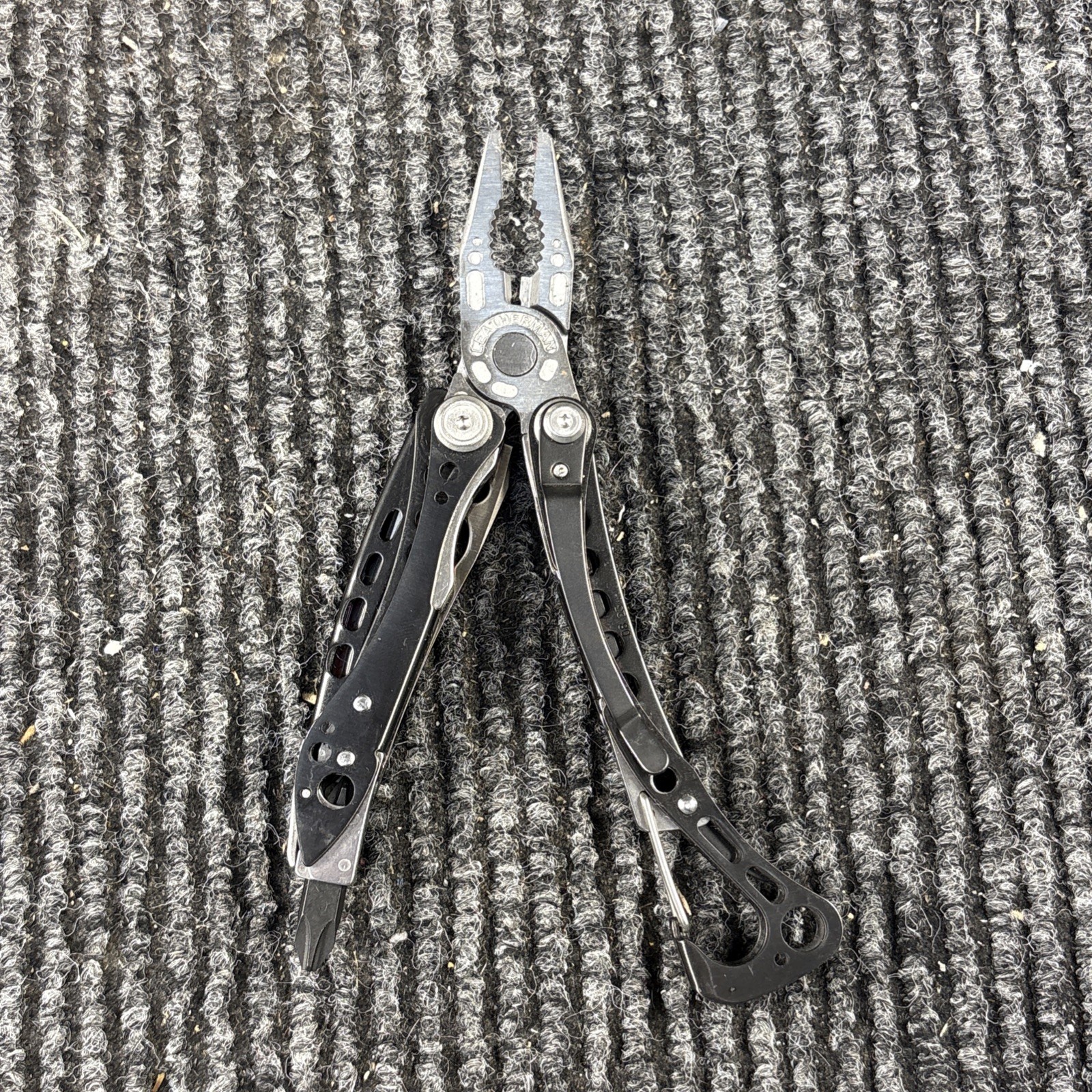 Leatherman Skeletool CX Multi-Tool (078)