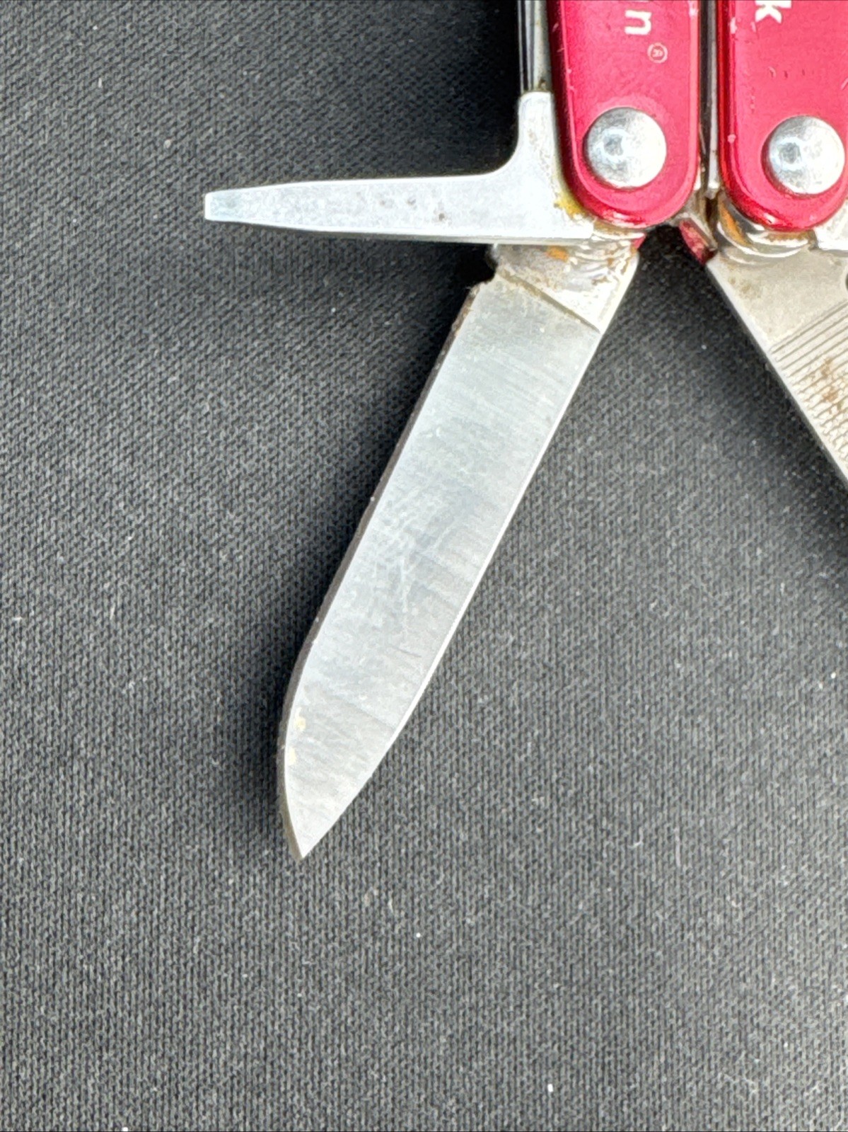 Leatherman Squirt E4 Multi-Tool w/Wire Strippers Radioshack 34212