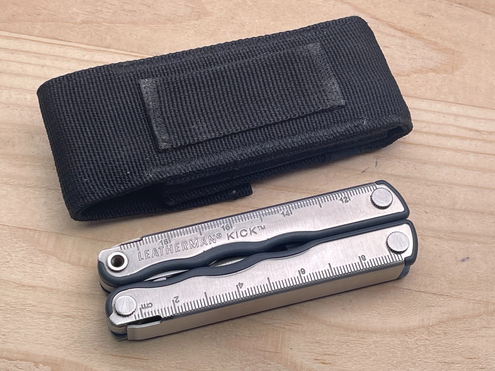 Leatherman Kick Multi-tool Knife with Nylon Sheath 10/09