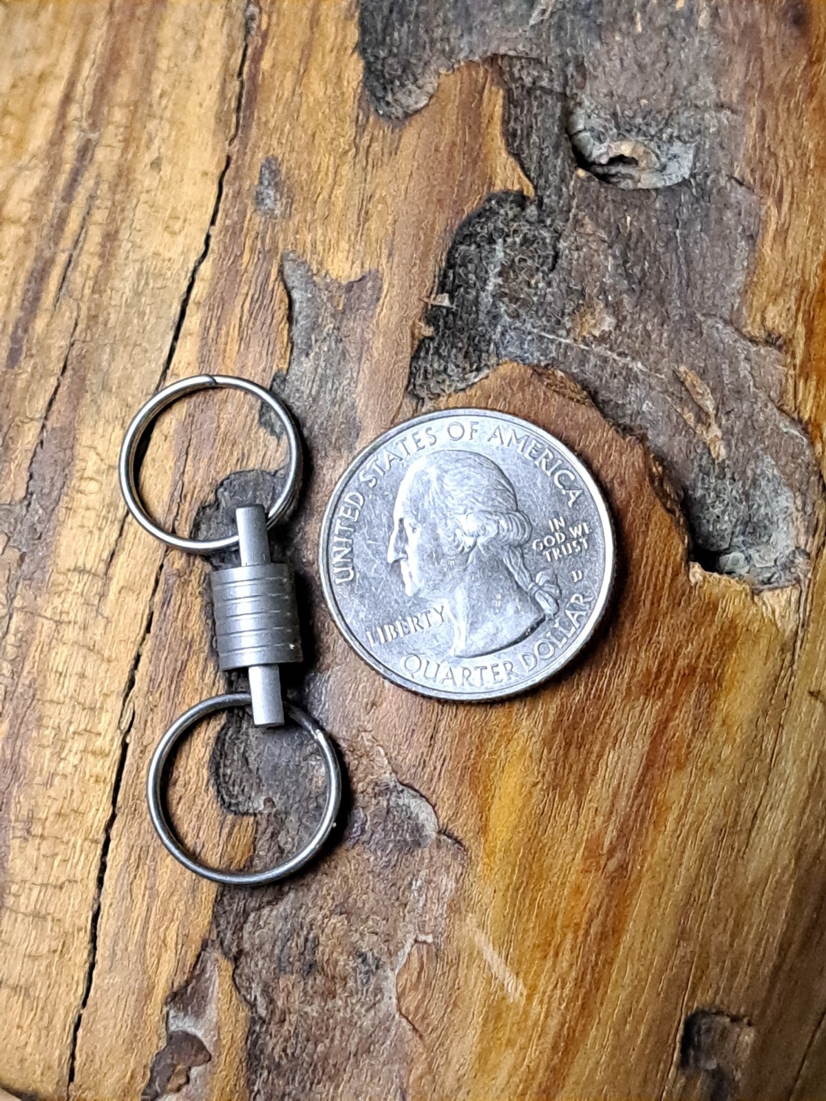 Pro Mini Series Titanium Swivel With 15mm Titanium Keyrings