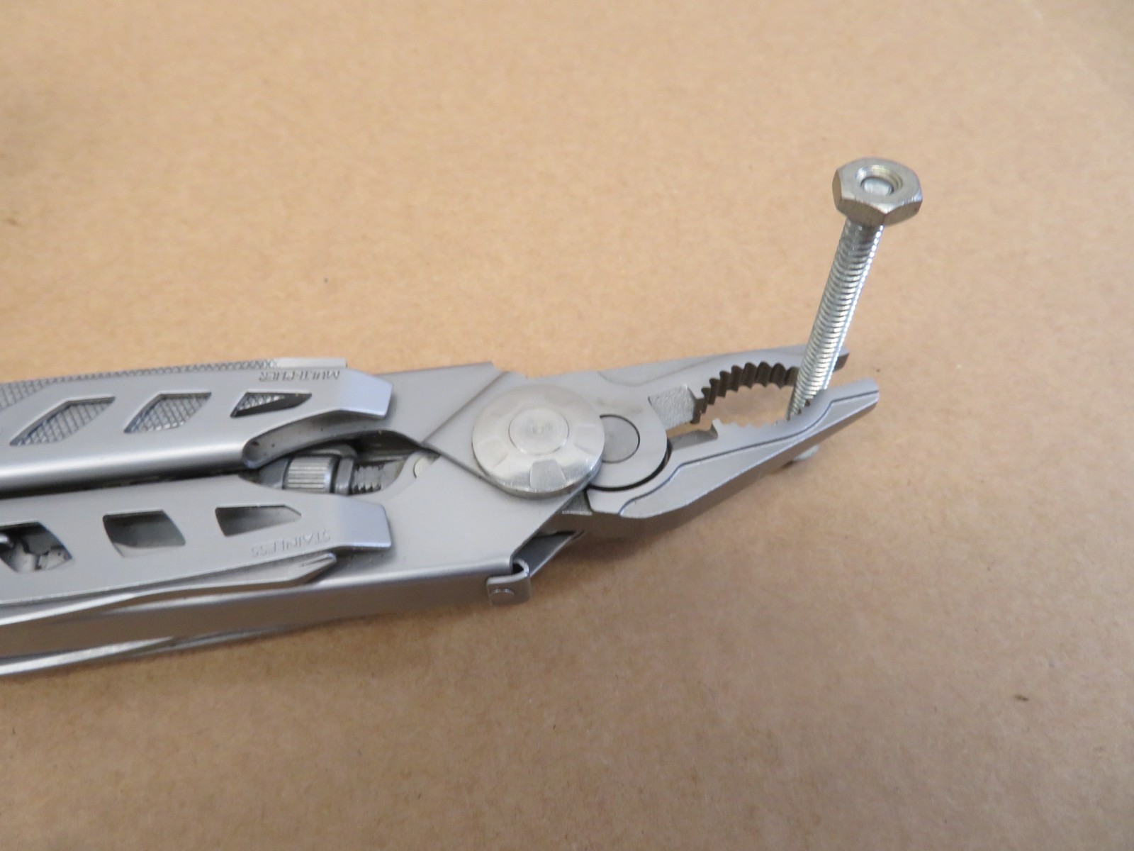 Gerber Grappler Multi-Plier Multi tool w/locking pliers Sheath EC