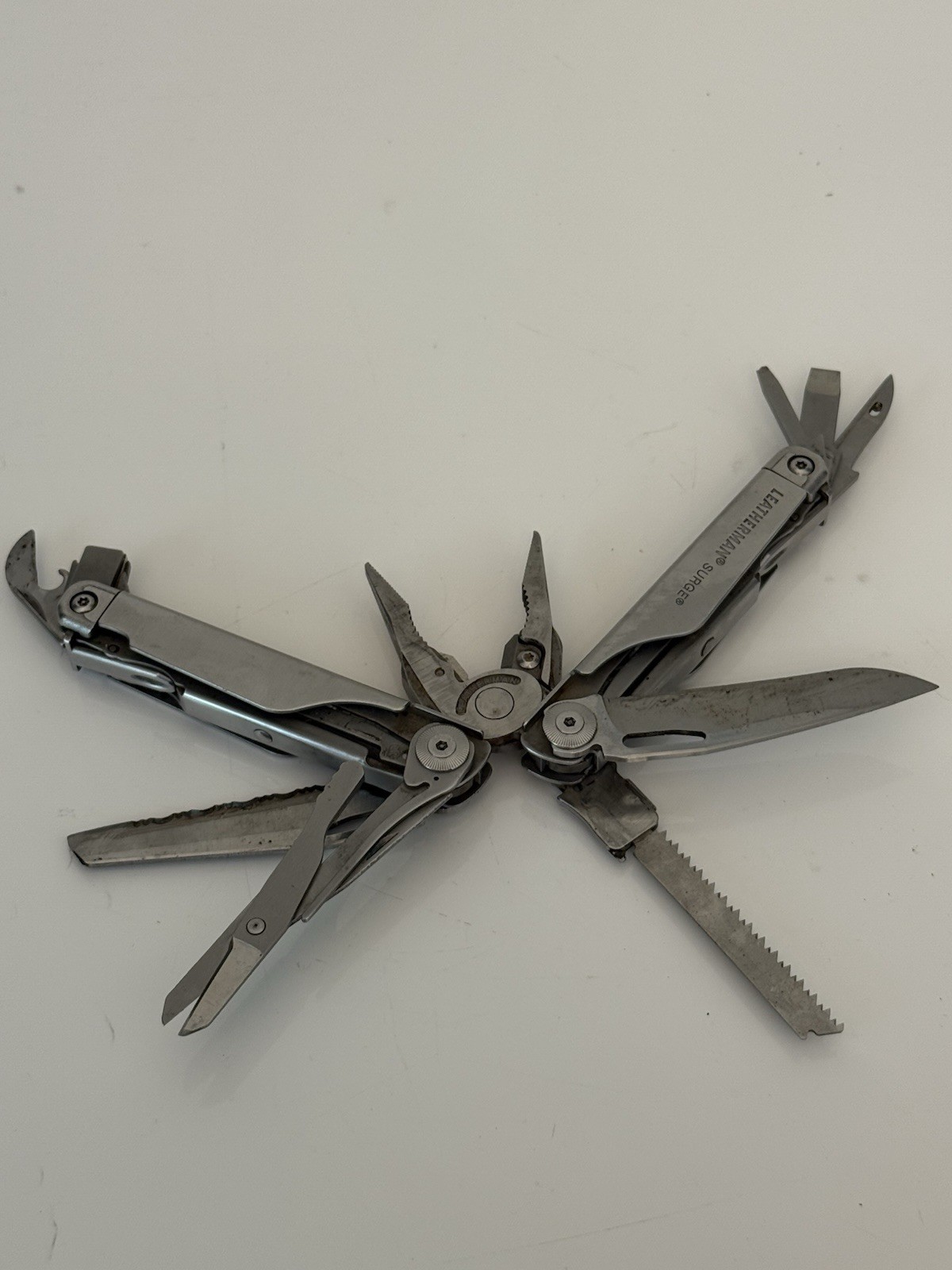 LEATHERMAN SURGE 21-In-1 Stainless Heavy Duty Multitool Blade Read