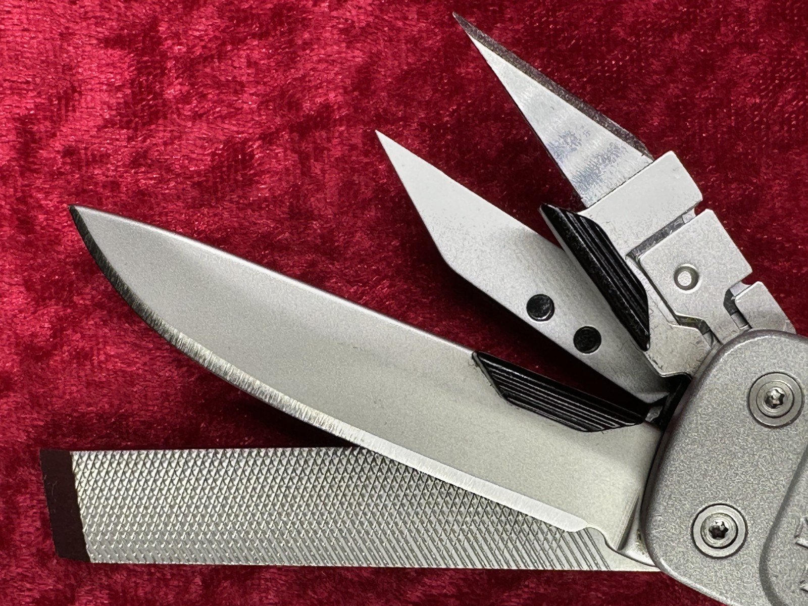 Gerber Lockdown Drive Aluminum Handle Pocket Multi-Tool 7-in-1 w/Pocket Clip(668