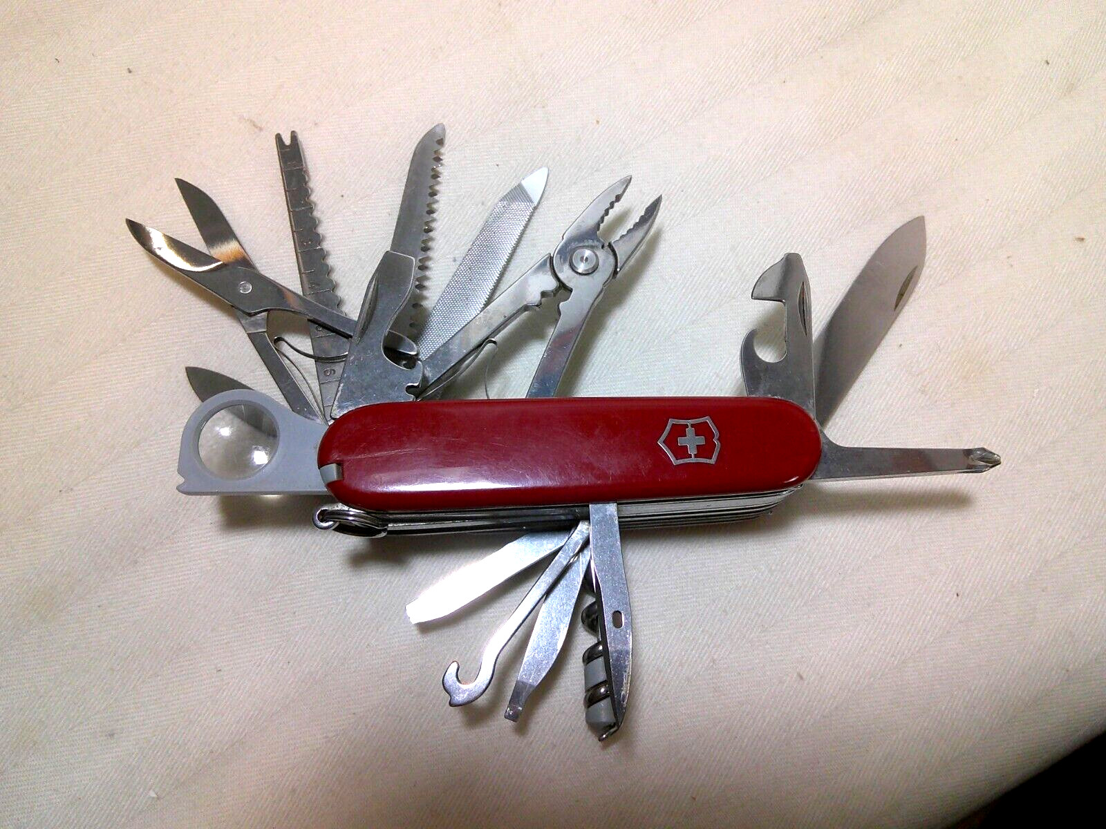 VICTORINOX SWISS MADE STAINLESS OFFICIER SUISSE MULTITOOL KNIFE 21 TOOLS