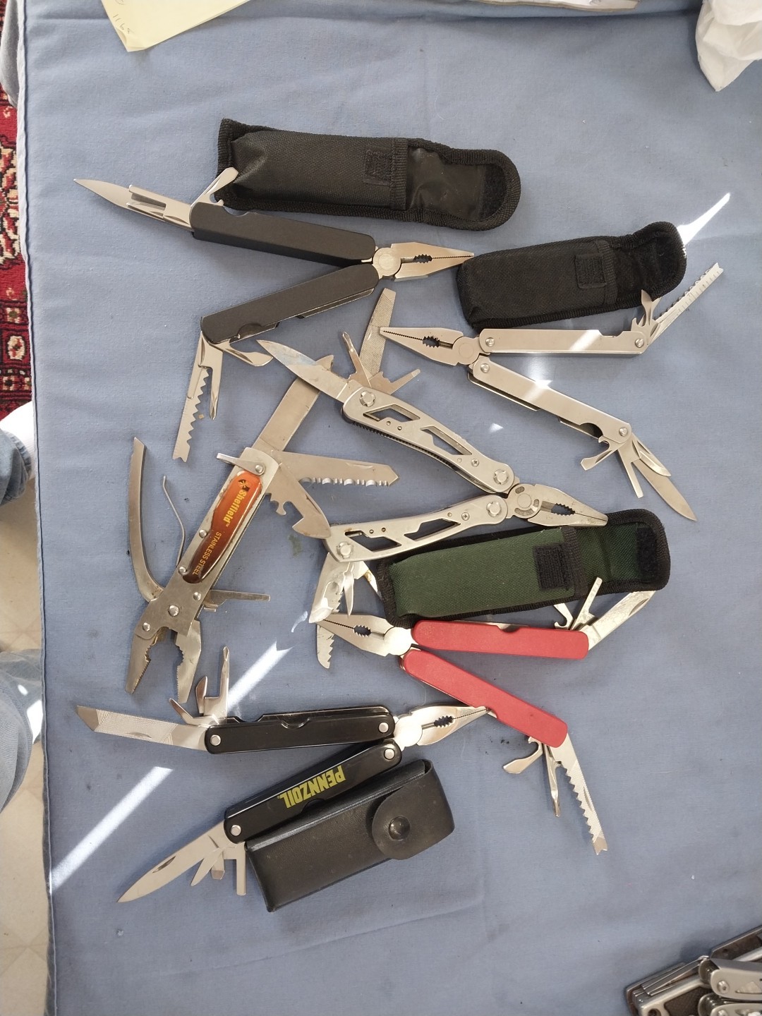 6 multi tools pliers knife screwdriver’s file Etc.
