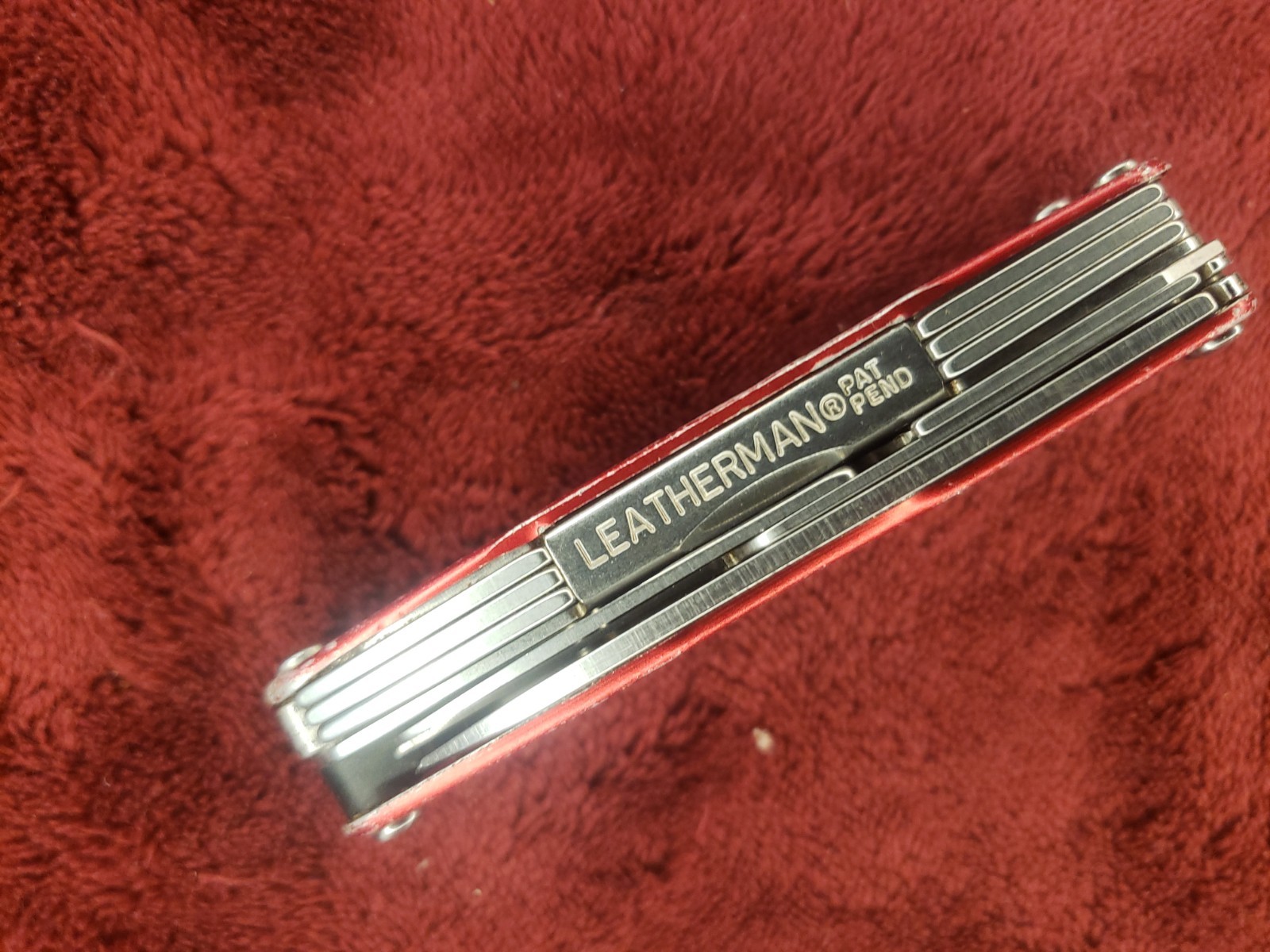 Leatherman Juice SC2 Red Retired Knife Multi Tool! RARE Read