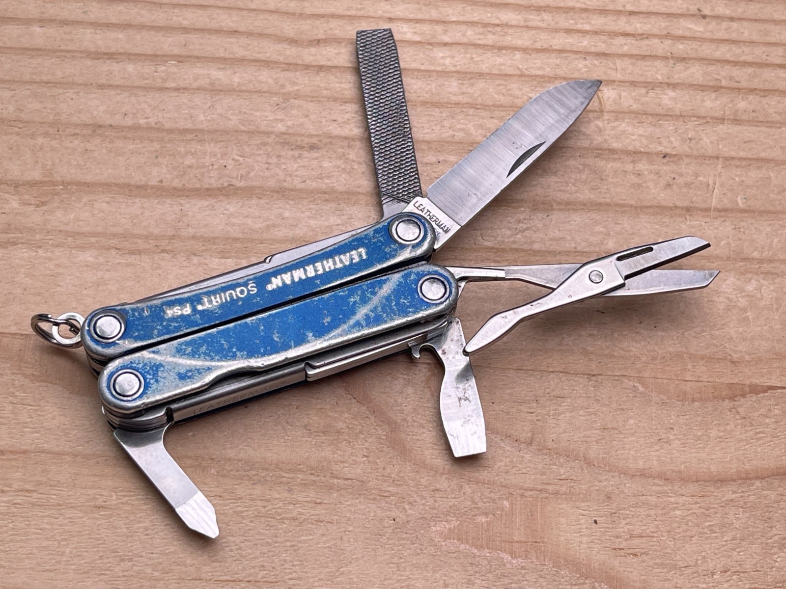 Leatherman Squirt PS4 Blue Multi-tool Knife – Broken Scissors Spring – Retired
