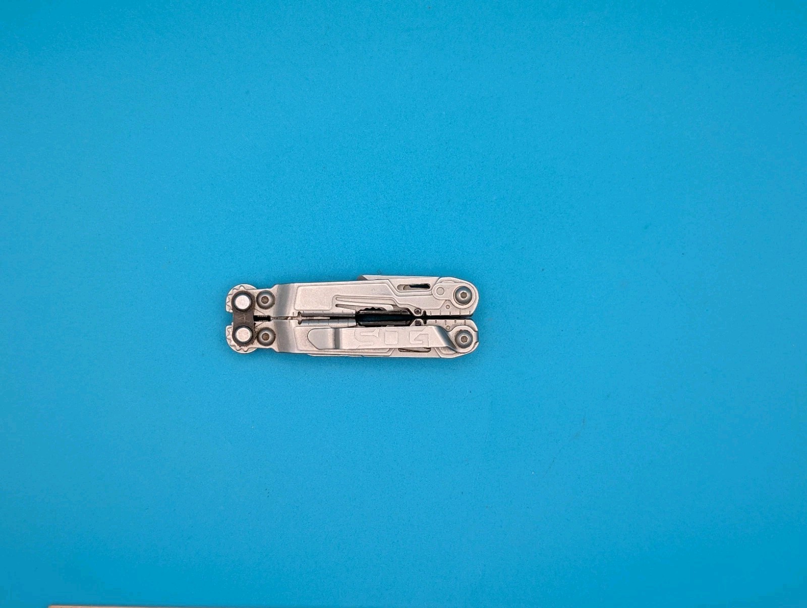 SOG PowerPint Tool Compact Lightweight Silver Multi-Tool!