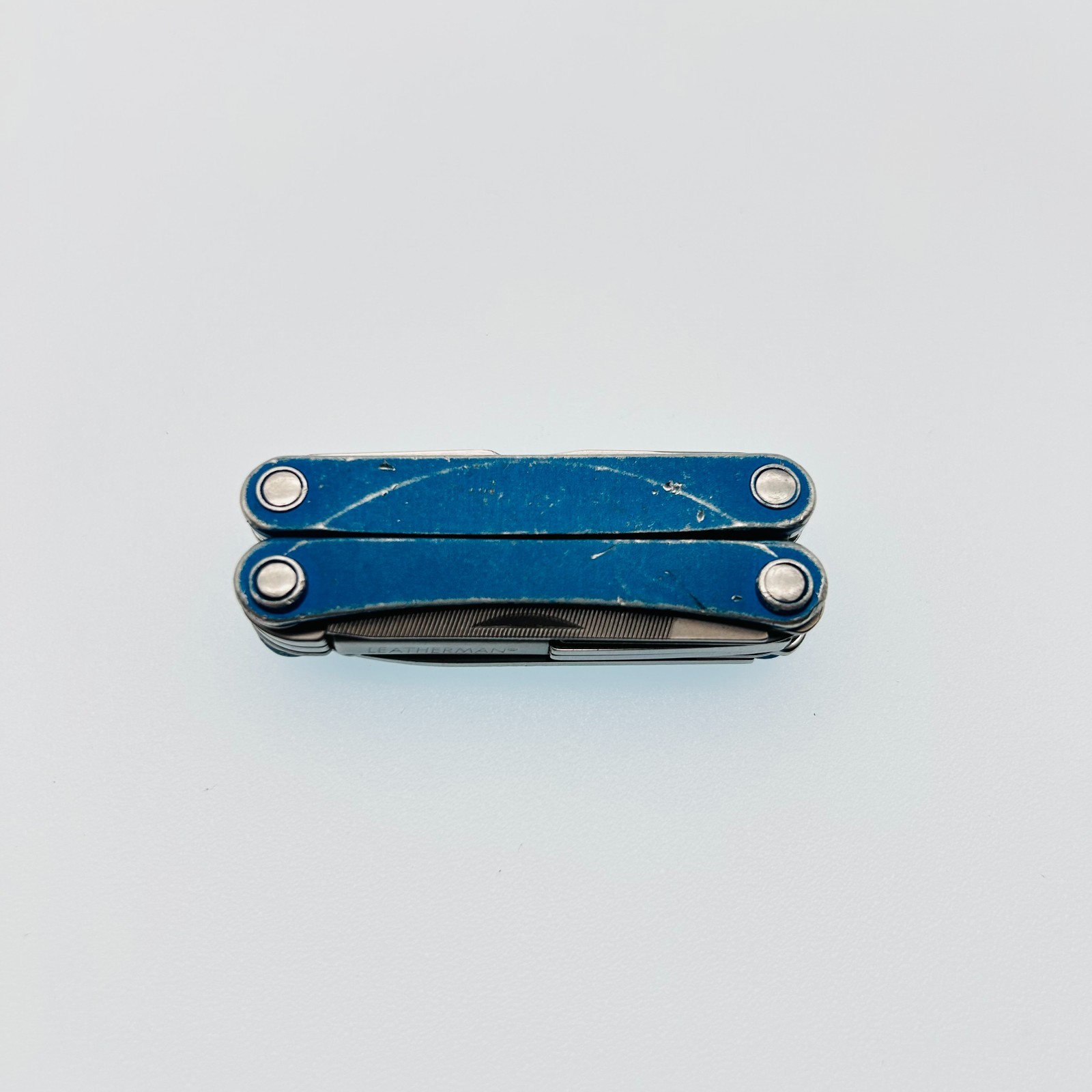 Leatherman Squirt PS4 BLUE – 8-in-1 Keychain Multi-Tool Discontinued (CODE19)