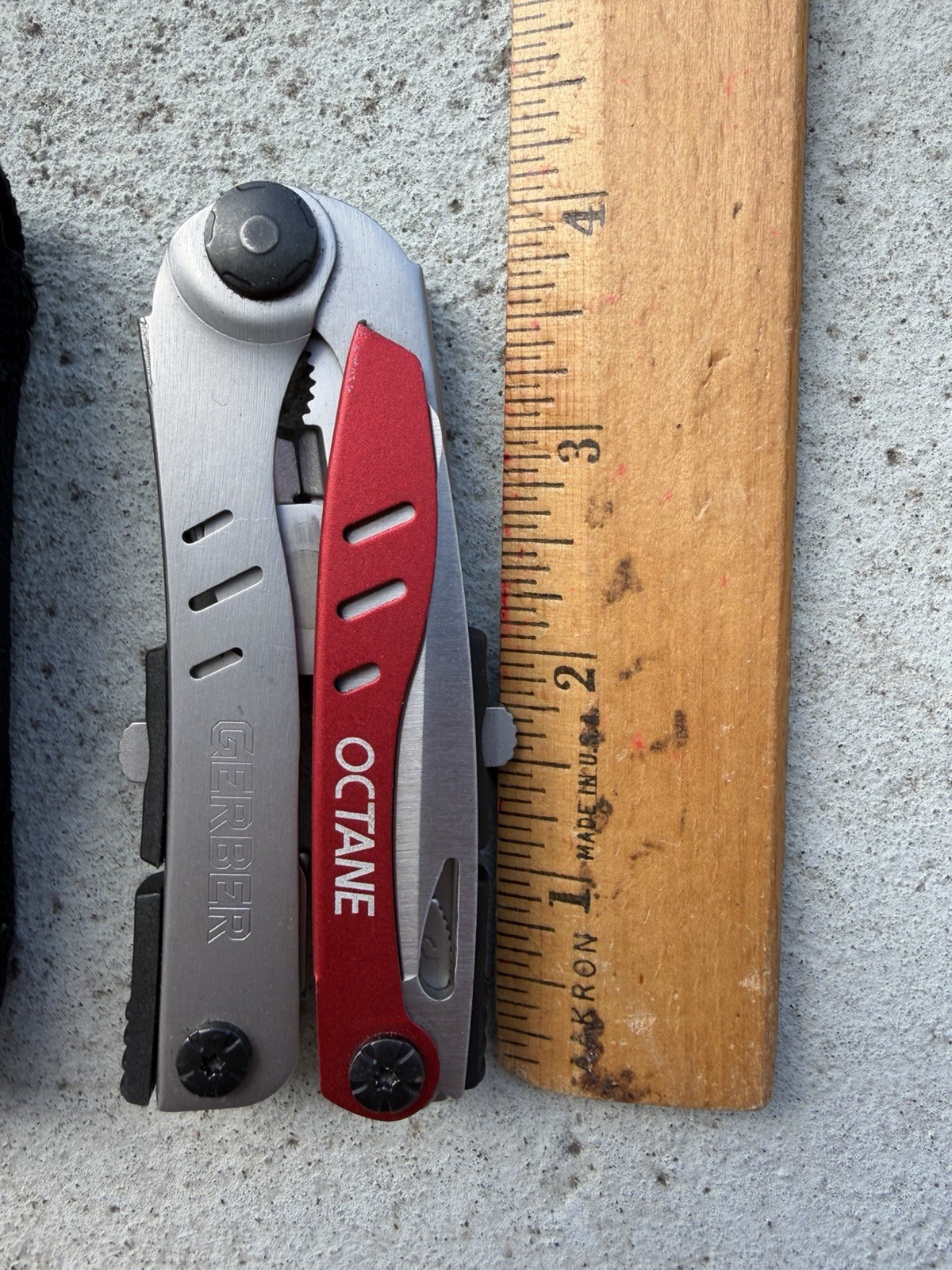GERBER OCTANE RED/SILVER MULTI-PLIER MULTI TOOL IN SHEATH DISCONTINUED, RARE EXC