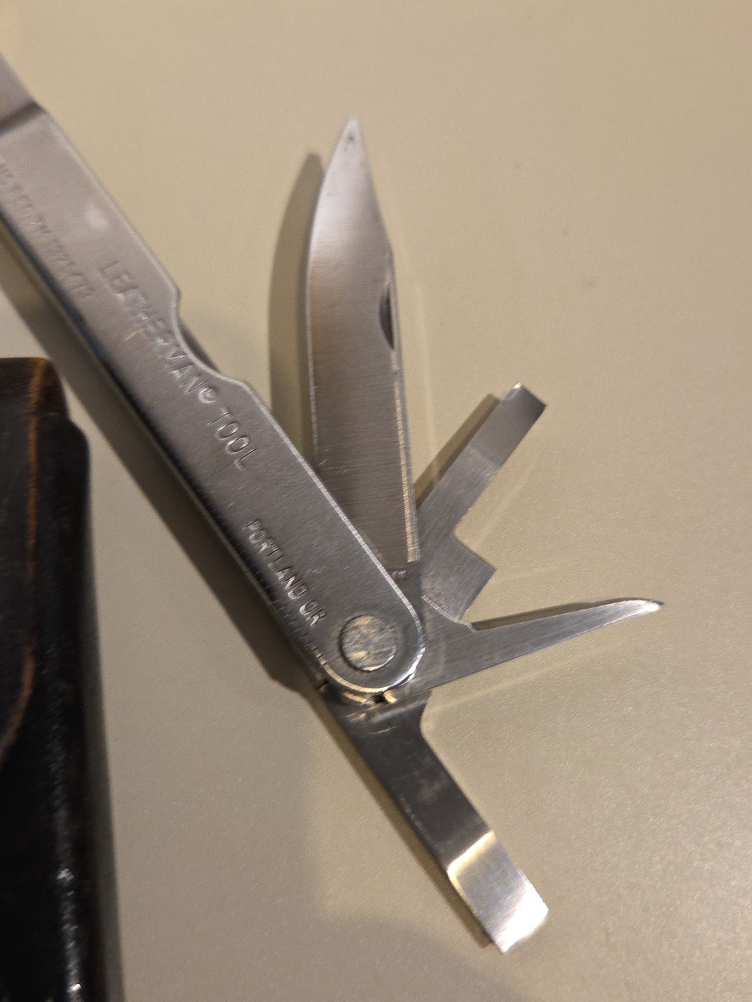 Vintage Original Leatherman PST POCKET SURVIVAL TOOL US Reg. 1325473 W/ Case