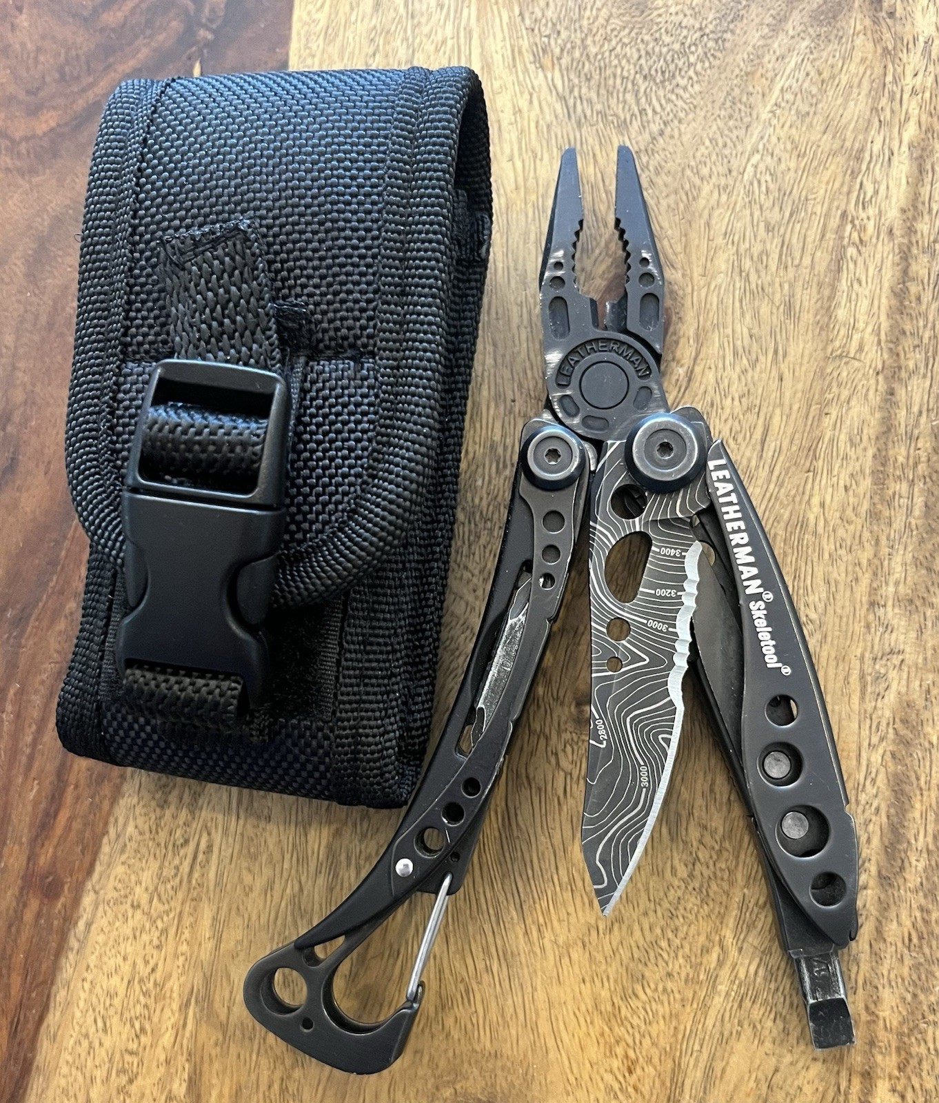 2021 Leatherman Skeletool MultiTool Black Oxide SUPER NICE!! w/New Nylon Sheath