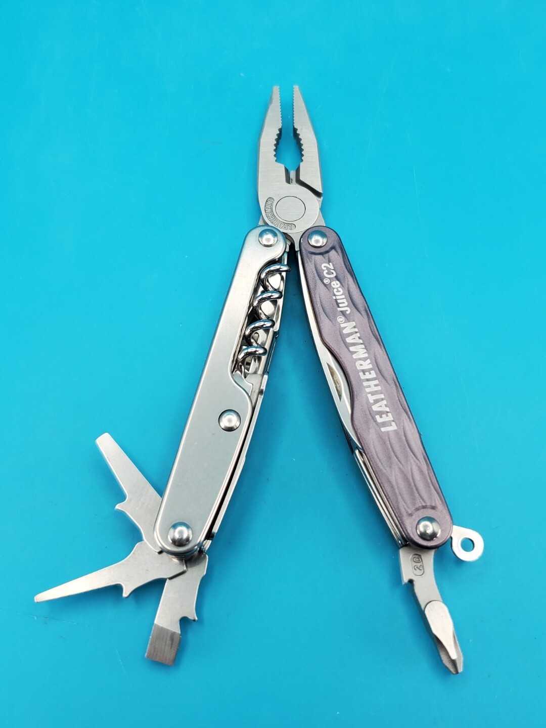 Leatherman Juice C2 Granite Gray Multi Tool! RETIRED! With Leather Sheath! MINT!
