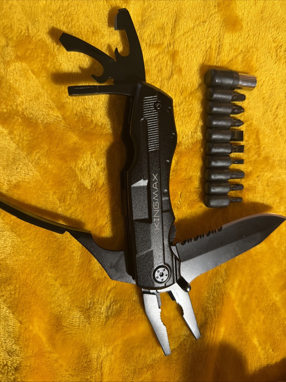 KINGMAX 14-in-1 Multi-Tool Pliers Folding Pocket Knife w/ 9-in-1 Bit Set Black