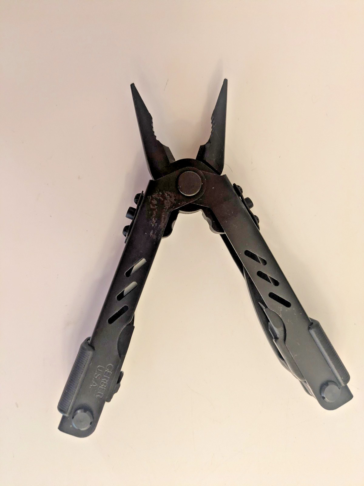 Gerber MP400 Compact Multitool! Black Oxide! With Sheath! PRISTINE!