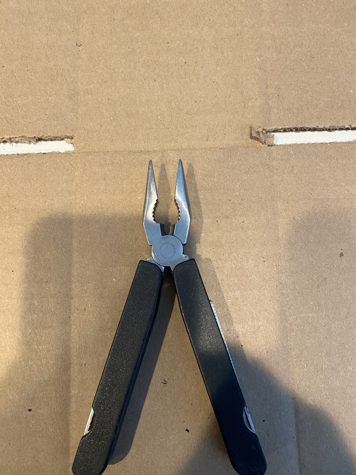 Multi tool Unbranded- Used – With Plastic Carrying Case
