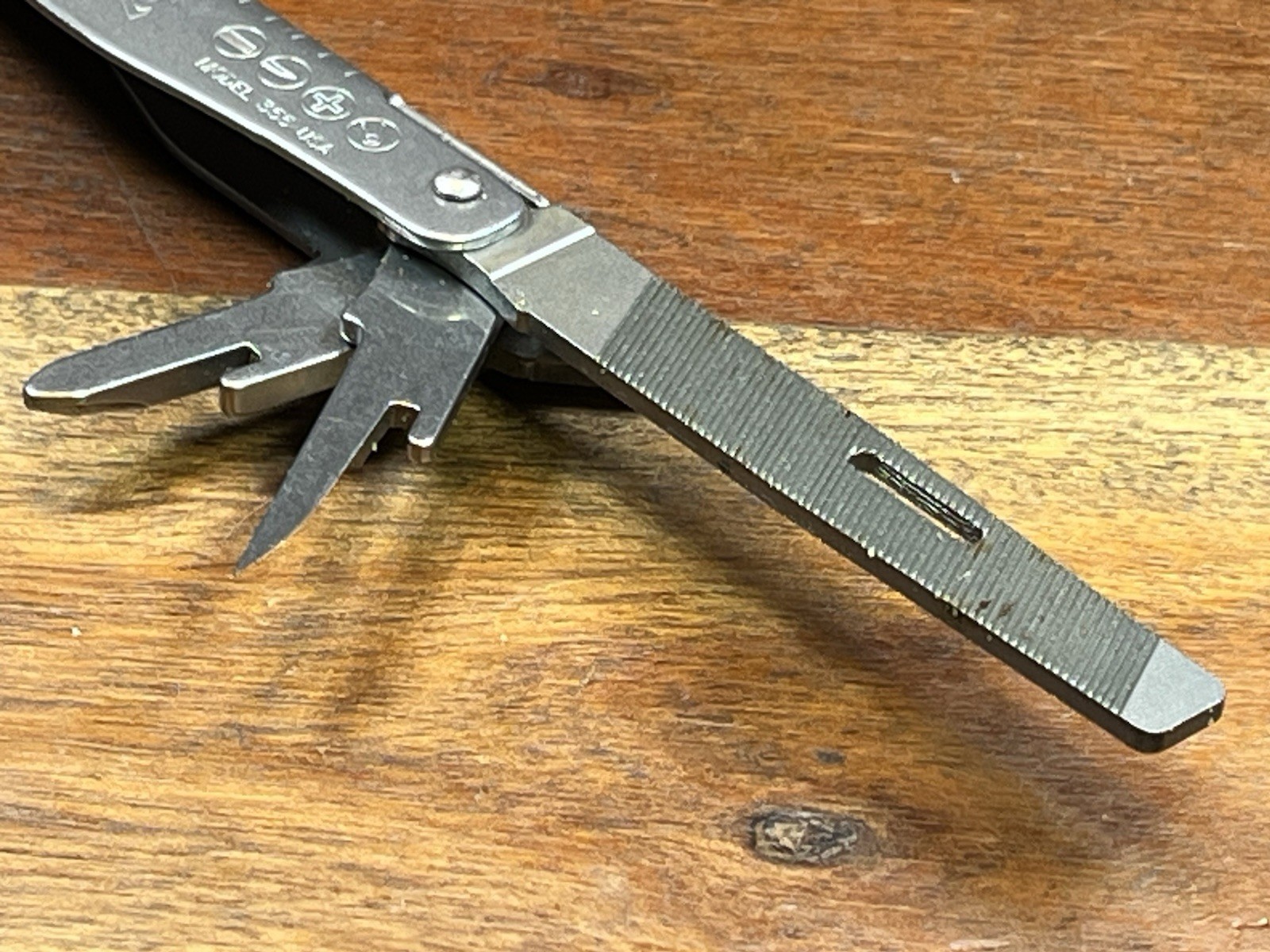 BUCK USA BUCK LITE TOOL 355 MULTI TOOL-w/ NEW SHEATH-RETIRED-COLLECTIBLE