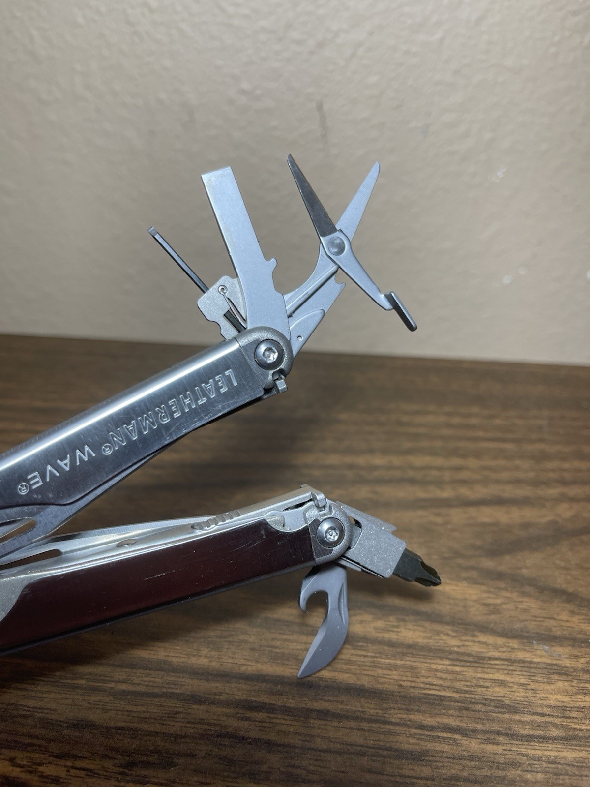 Leatherman Wave Multi-Tool Pliers Pocket Knife w/ Sheath – Great Condition –