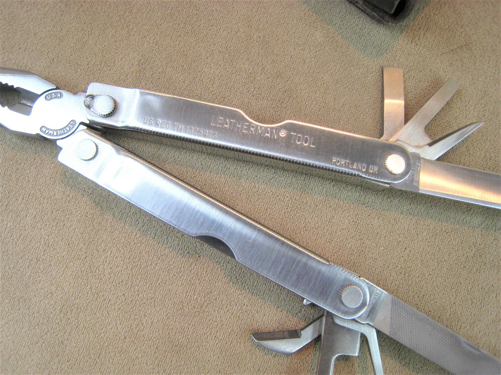 TIGHT! VINTAGE USA LEATHERMAN TOOL US. REG. TM 1325473 MULTI-TOOL KNIFE PLIERS