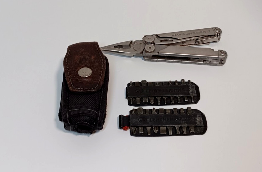 Leatherman Wave multi-tool With Sheath