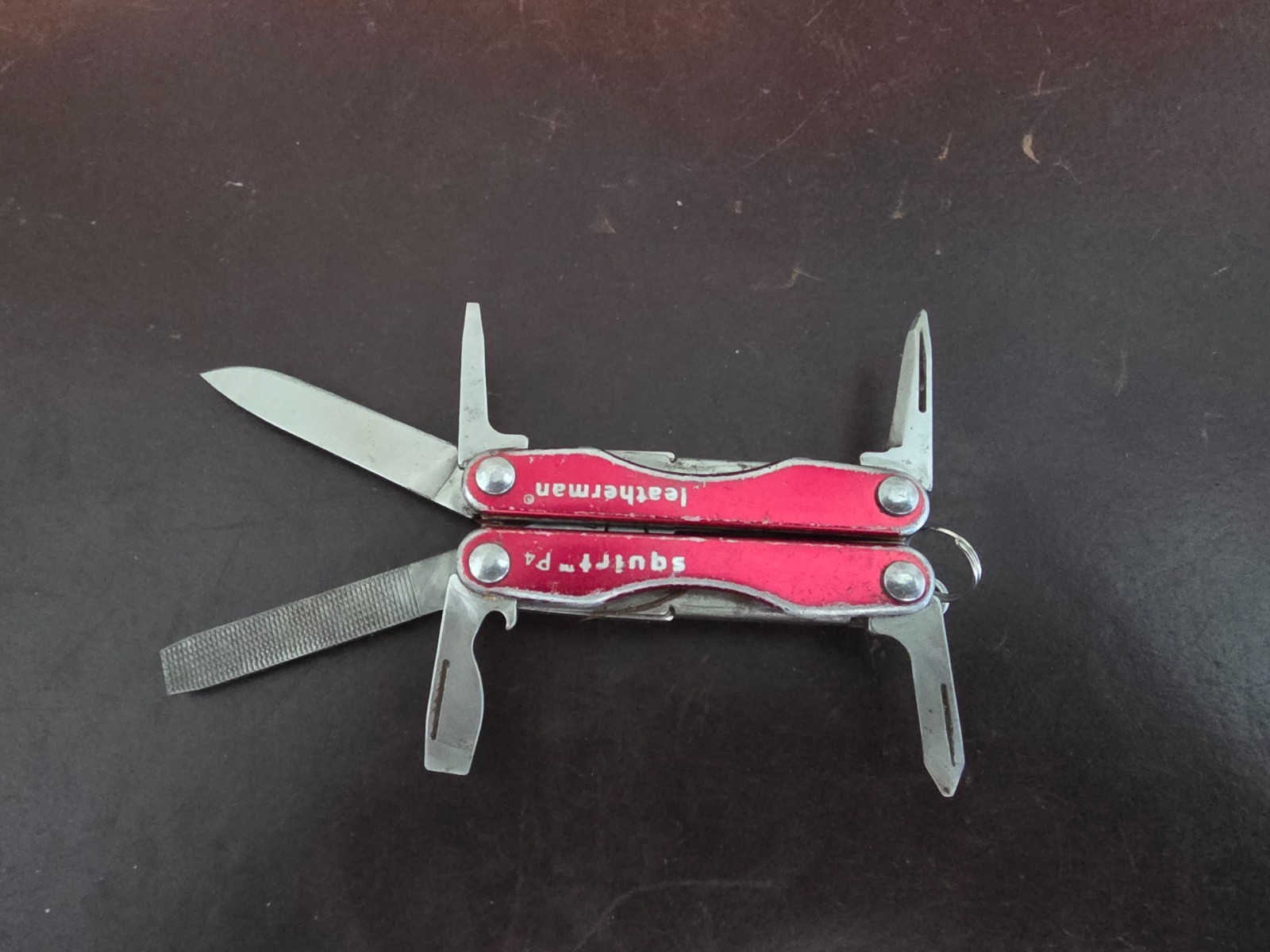 Leatherman Squirt P4 Keychain Pliers Multi-Tool Red 069p