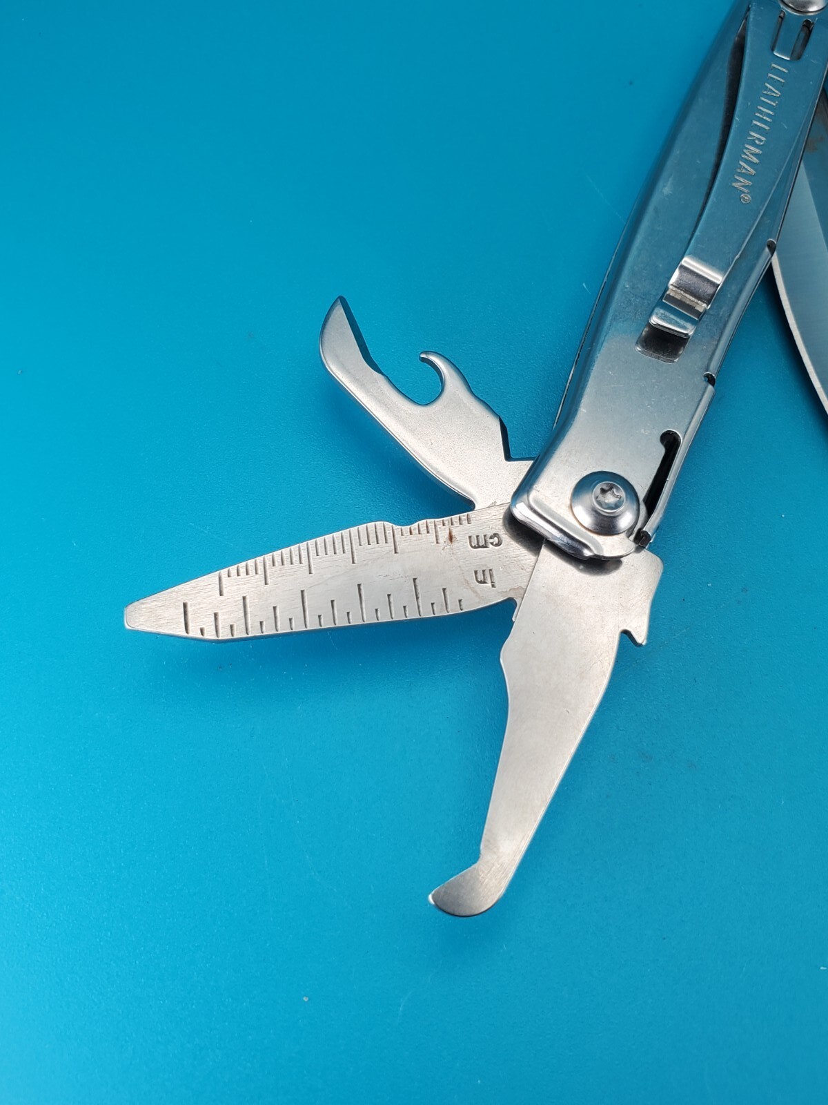 Leatherman Rev 3.8″ Multi-Tool, Stainless! *RUST ON ITEM*