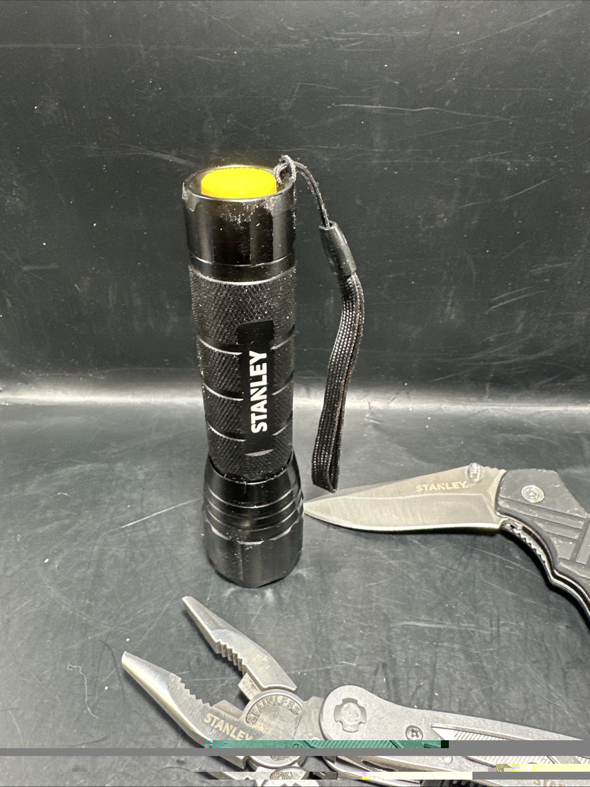 STANLEY KNIFE, MULTI TOOL (12 IN 1), 150 LUMENS FLASHLIGHT