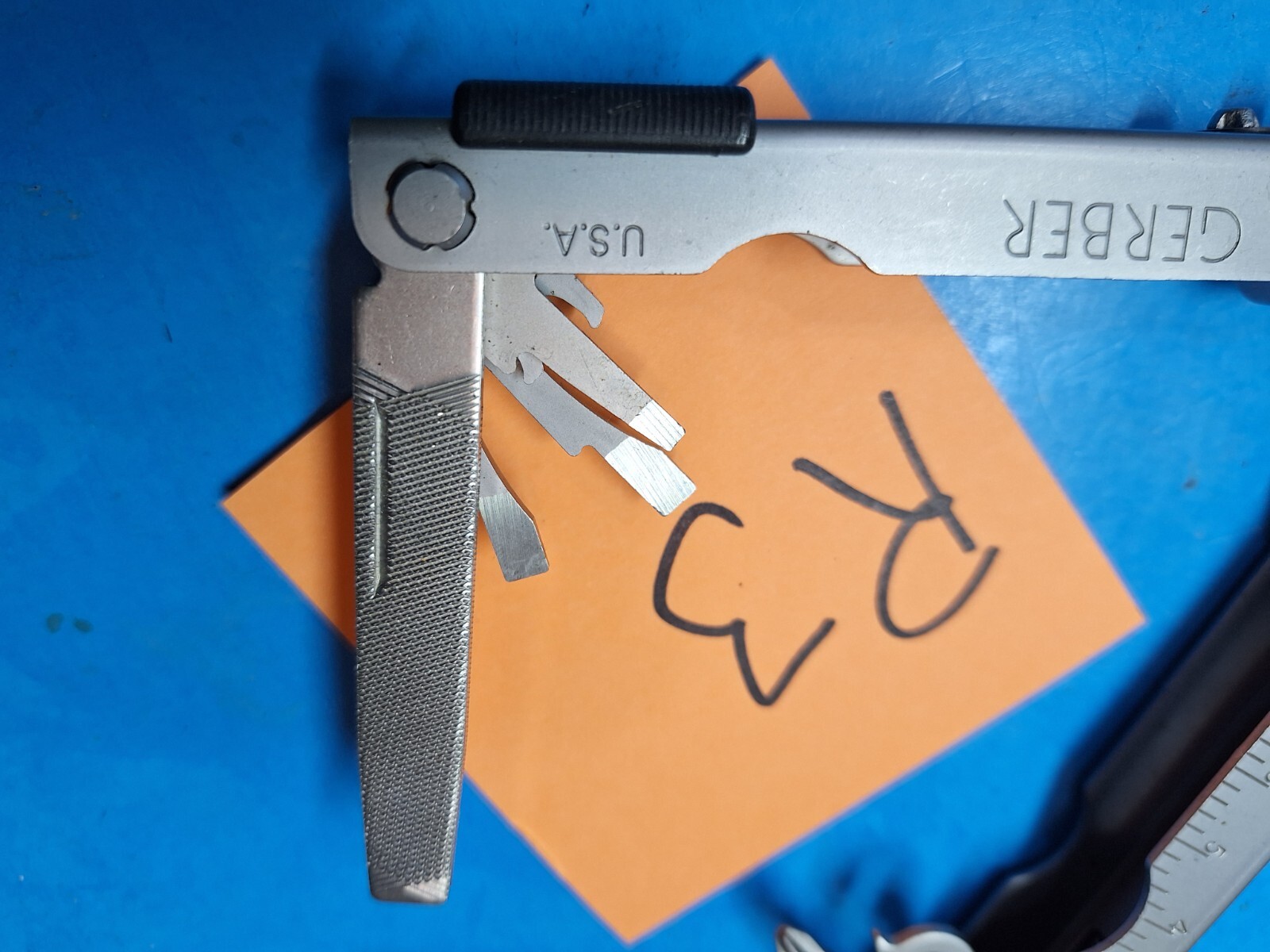 1 Gerber Multi Tool Fishing Camping NICE lot R3