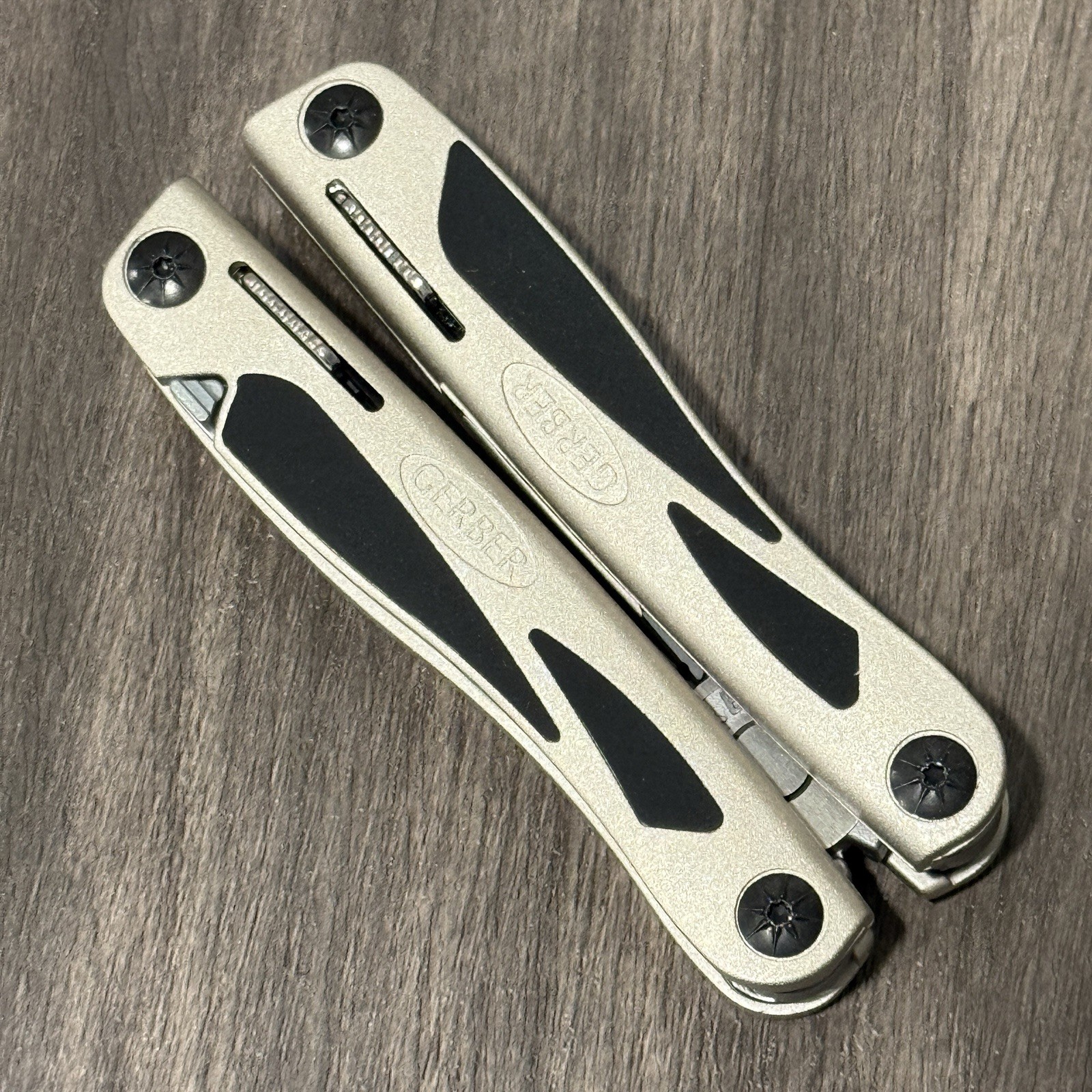 Gerber Legend MP800 Multi Tool /Multi Plier. Assembled in USA