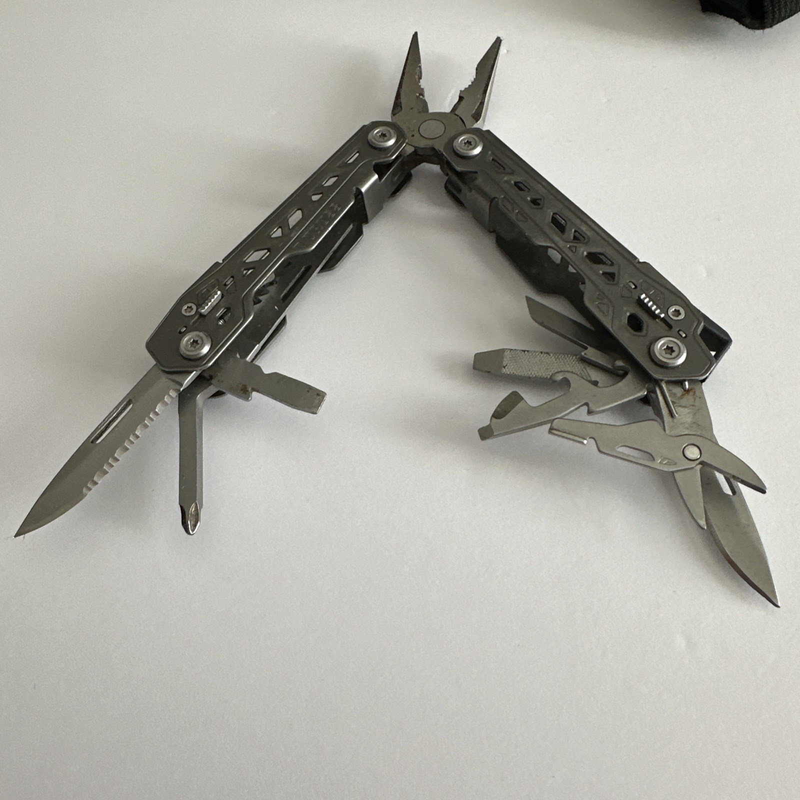 Gerber Truss Multi Tool With Sheath NICE CONDITION
