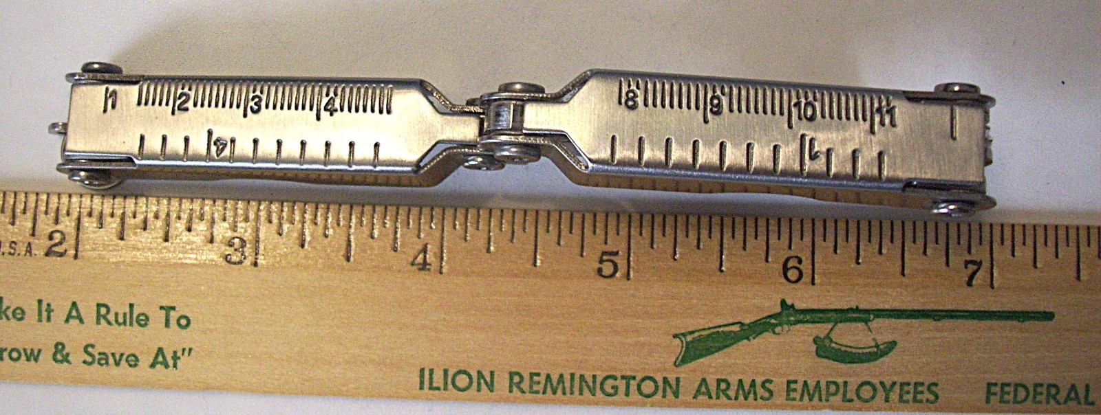 Berkley Vintage Fishing Camping Multi Tool 10 Functions Pocket Box or Key Ring