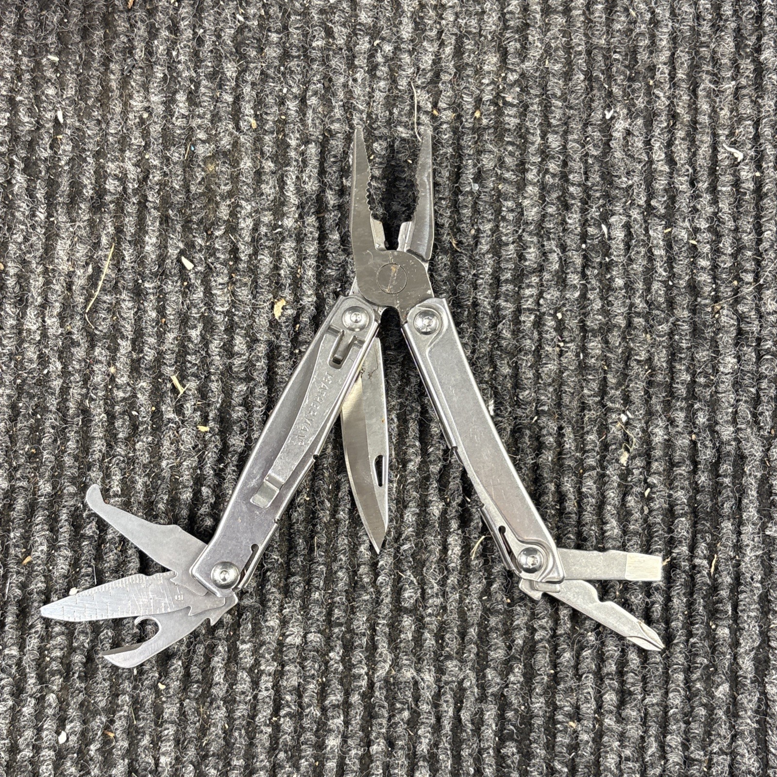 Leatherman Rev 3.8″ Multi-Tool, Stainless! USED (048)