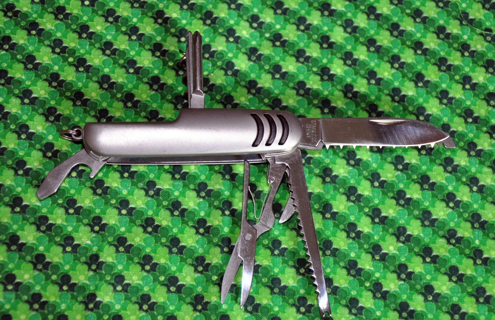 Outside Magazine Multi-Purpose Pocket Knife, Jackknife